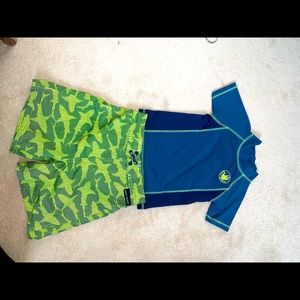 Two pieces Body Glove toddler boy short sleeve swim shirt size 6